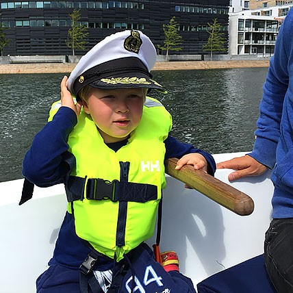 Även barn kan prova att styra